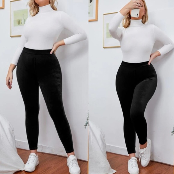 Plus size luxe holiday velvet leggings - Picture 8 of 10